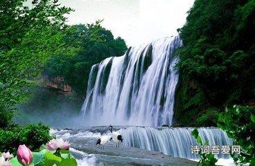 网红举报南京商场节庆壁纸“媚日”