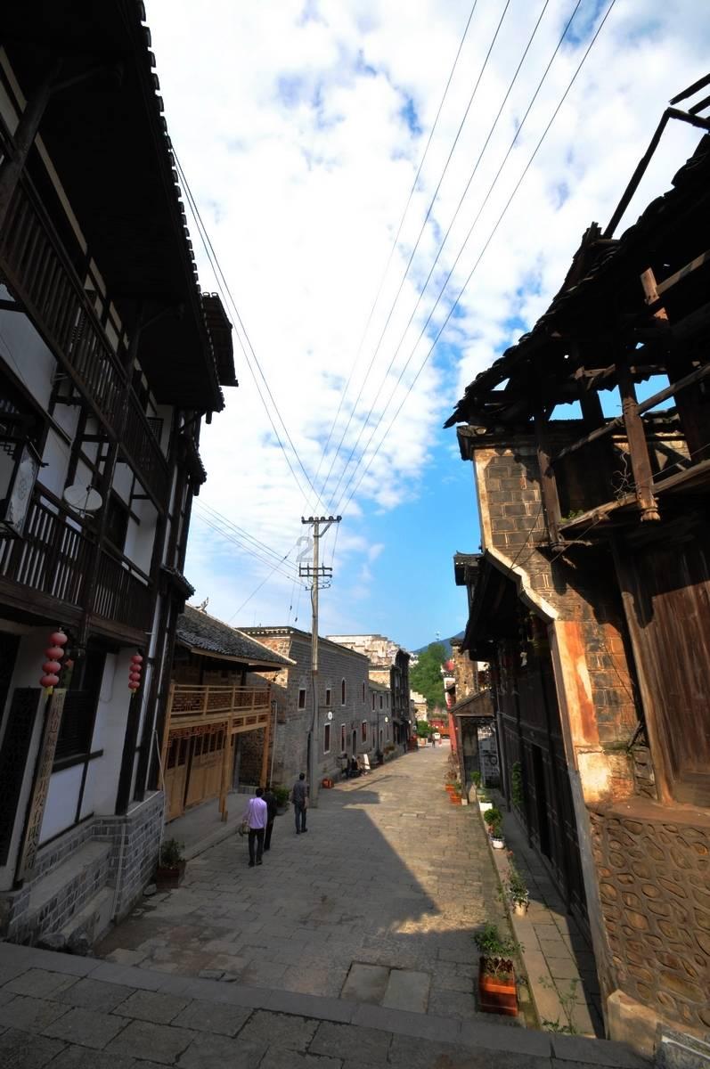河北保定竞秀区：华南社区“画糖人 剪窗花 过大年”